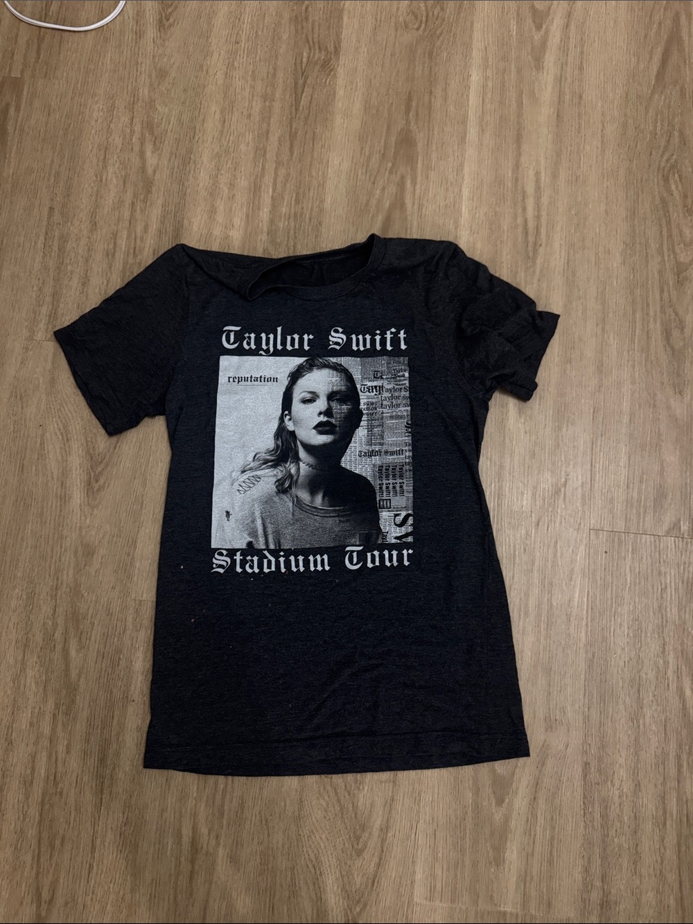 Taylor Swift Black 'Reputation Stadium Tour' Graphic Tee